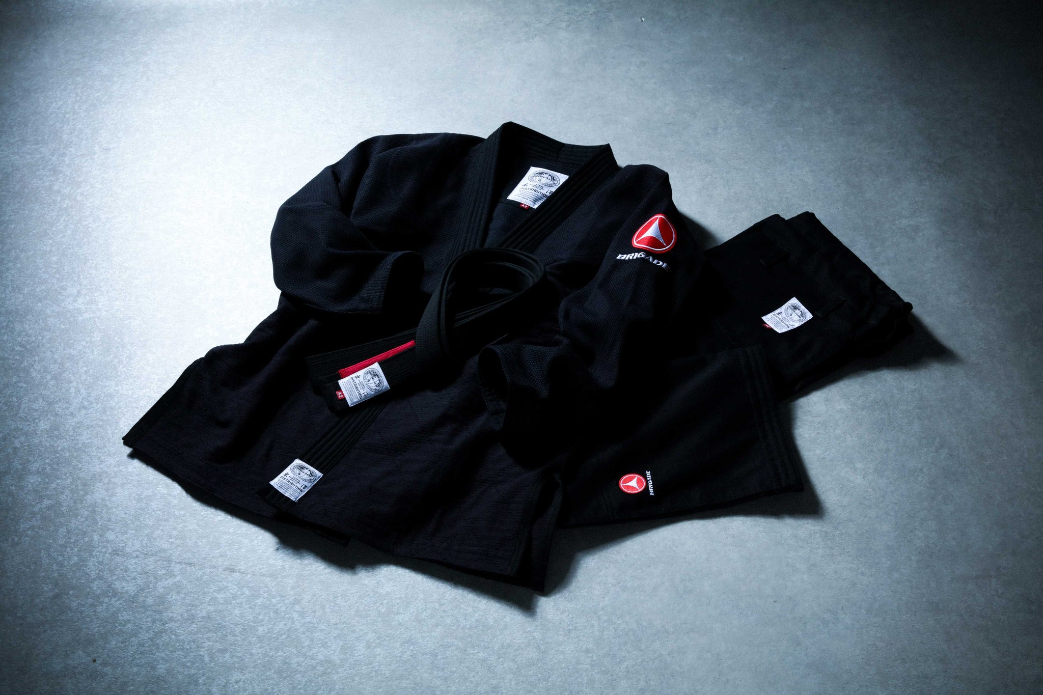 tj　未使用品❗️BRIGADE Modern 柔術着A2　上下　黒　軽量 BRIGADE Modern 柔術着 BLACK ジャケット